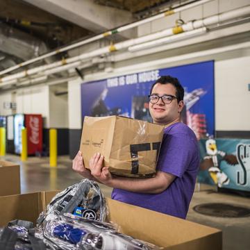 Kinney Student works with Philadelphia Eagles