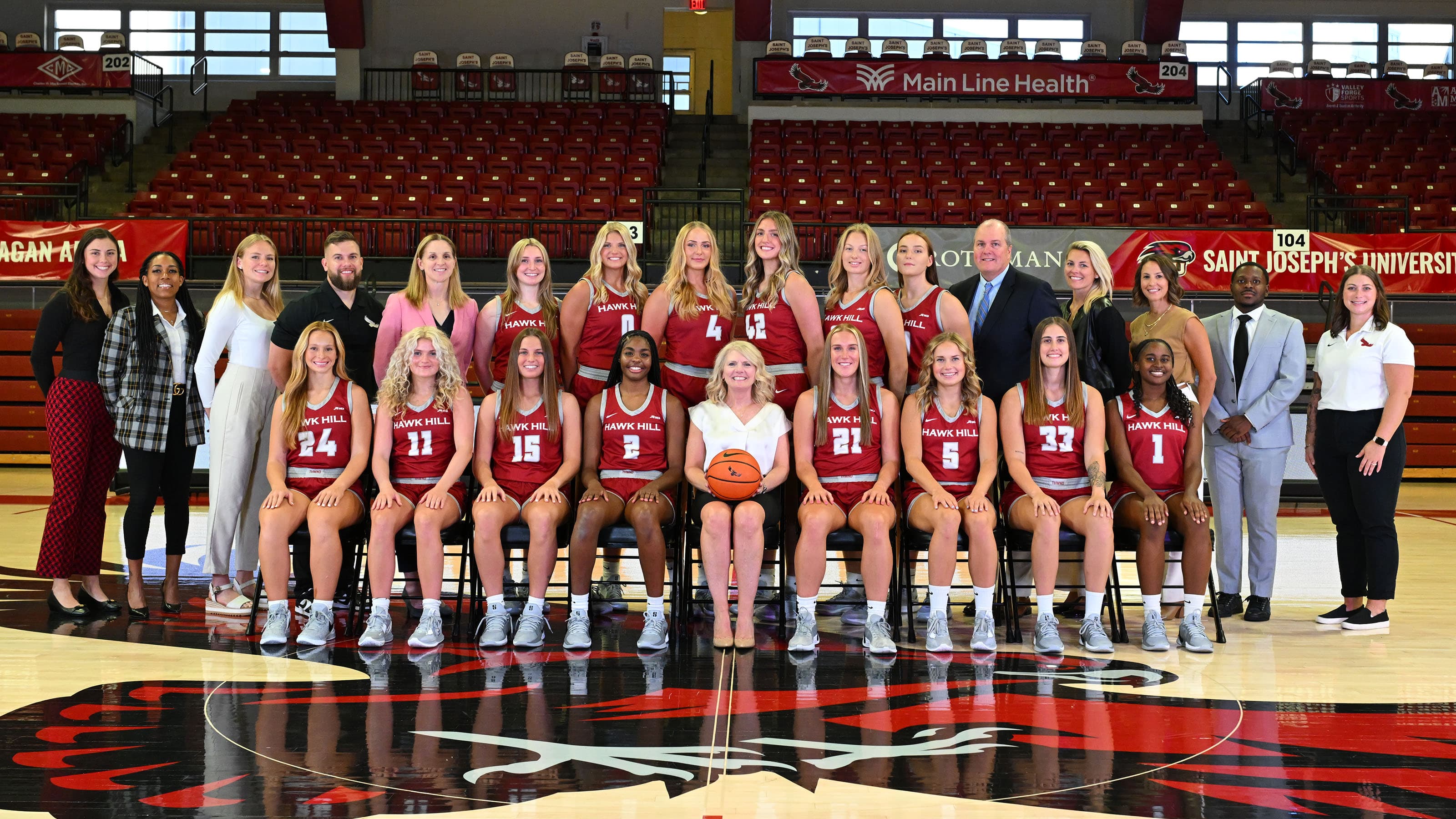 Group photo of Saint Joseph's current women's basketball team 