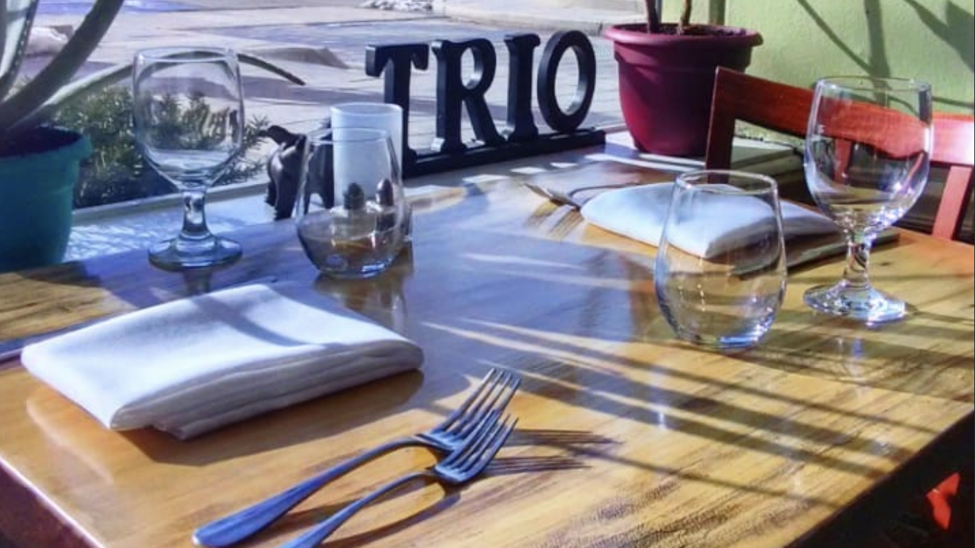 restaurant table setting