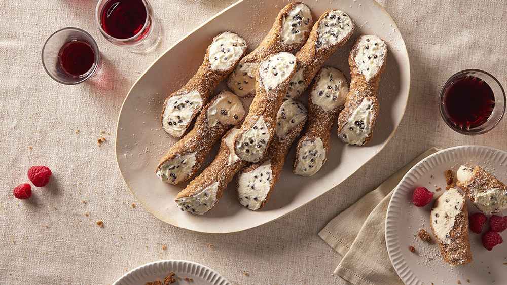 plate of cannolis