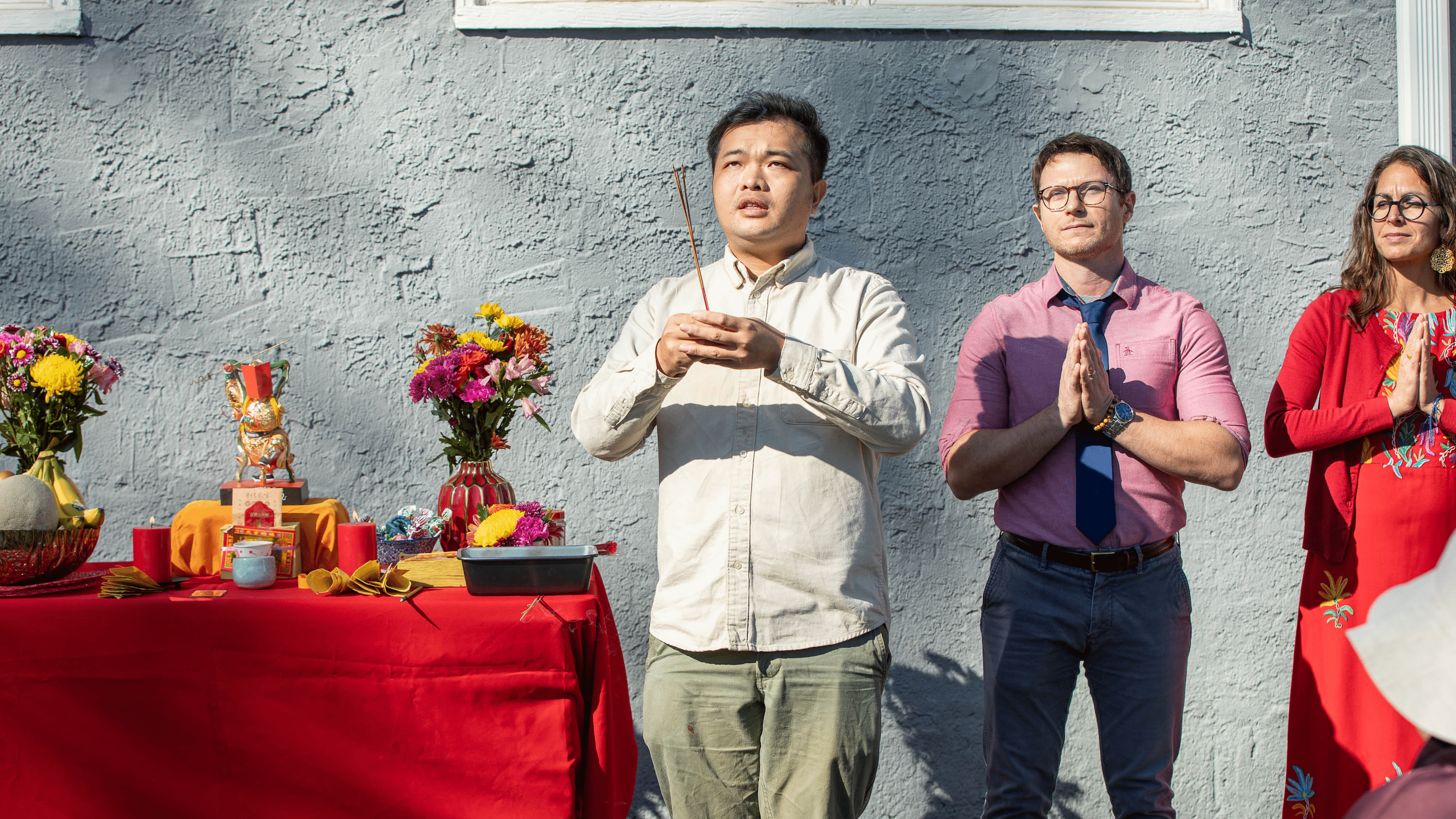 Amber Abbas and Aaron Reich taking part in the Keiguang ceremony with Chen Zongwei.