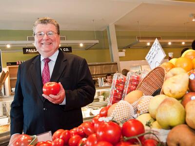 Photo of John Stanton in a grocery store
