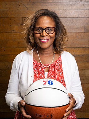 Headshot of Lesley Walker