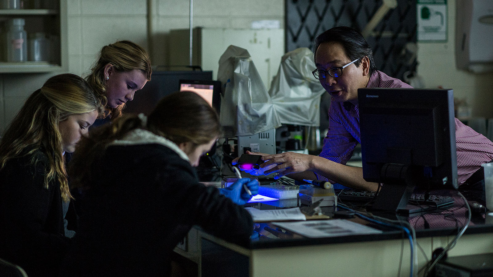 Saint Joseph's professor and students working with elementary school students through GeoKids Links program