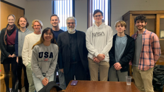 Br. Guy Consolmagno meeting with Physics students