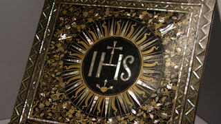 Jesuit 