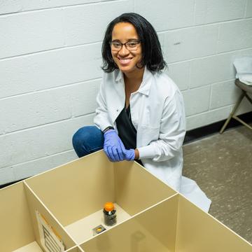 McNulty Scholar_Maria Johnson_21_setting up a maze in lab_1600 x 1700