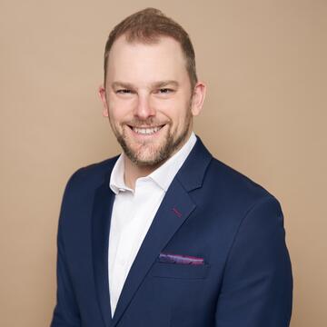 Headshot of Tyler Simmons