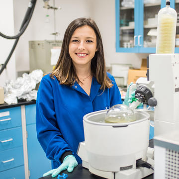 Elise Brutschea’19, Chemistry, won a national science foundation graduate research fellowship for Ph.D. studies in Physical Chemistry at Harvard University