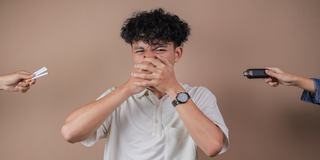 Teen saying no to nicotine