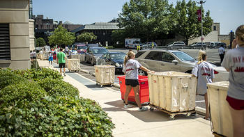 saint joseph's university students moving in