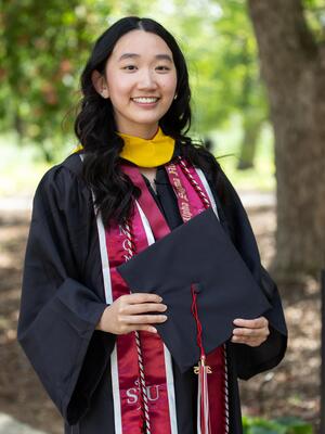 McNulty Scholar_Lisa Lam_25_graduation photo