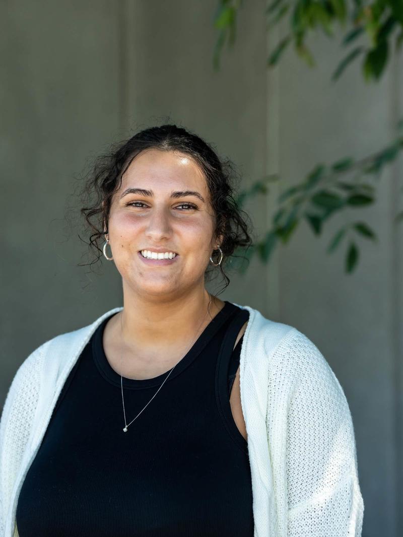 Santangelo-Claire-25-McNulty Fellow-1600x2175