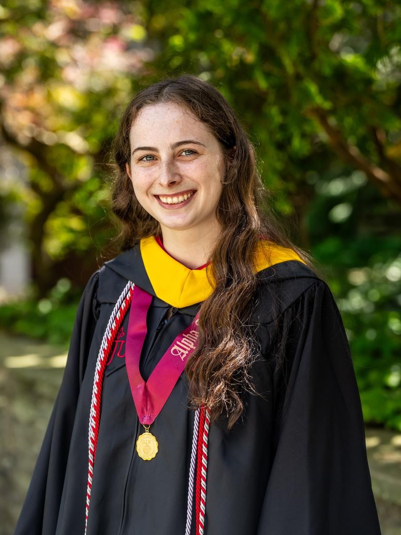 Mary_Frattara_24_graduation photo_1600 x 2400