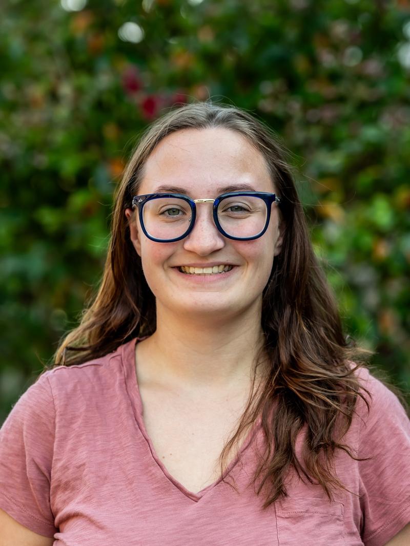 Olivia_Lutz_26_photo_1600 x 2400