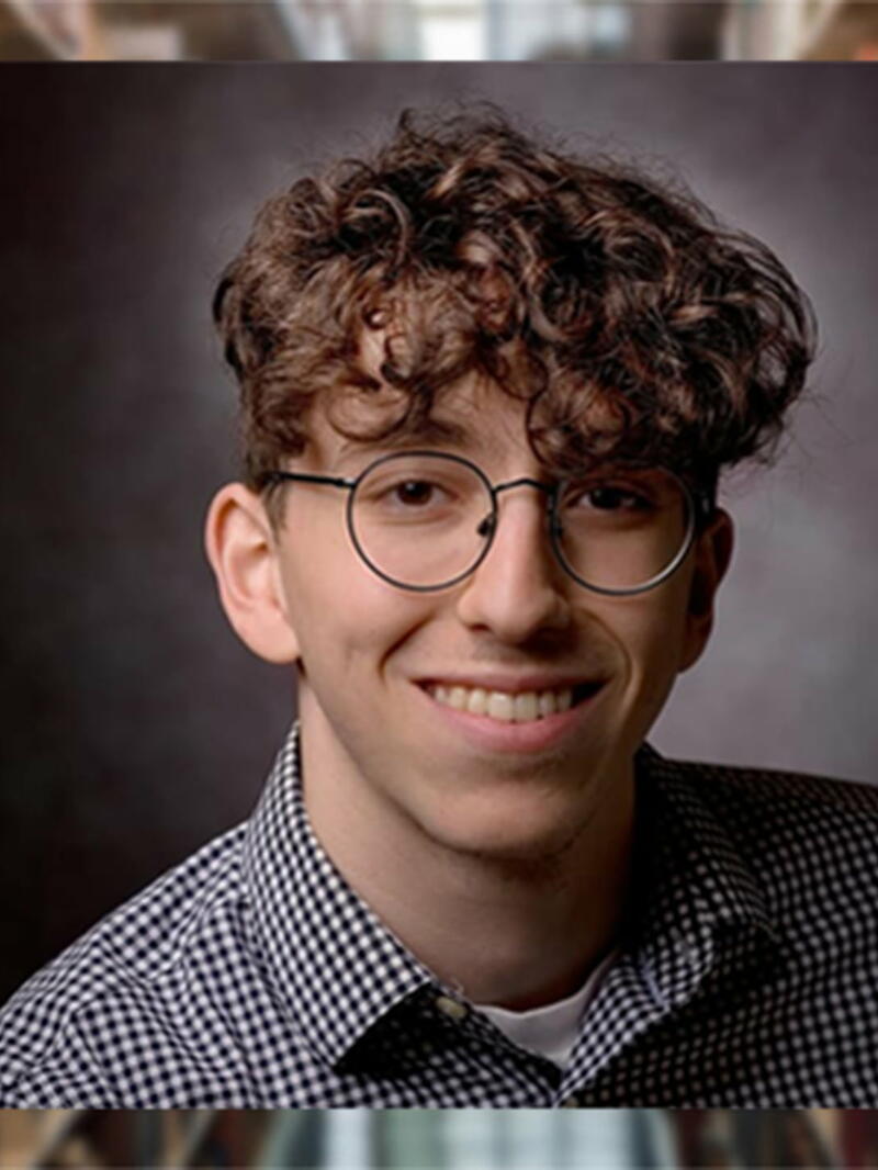 Headshot of Alex Manduca