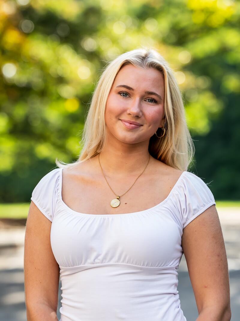 Portrait of McNulty Fellow_Katelyn Derstine_Class of 2027_1600 x 2400 image