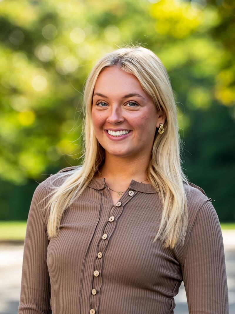 Portrait of McNulty Fellow_Emily Gazoo_Class of 2027_1600 x 2400 image