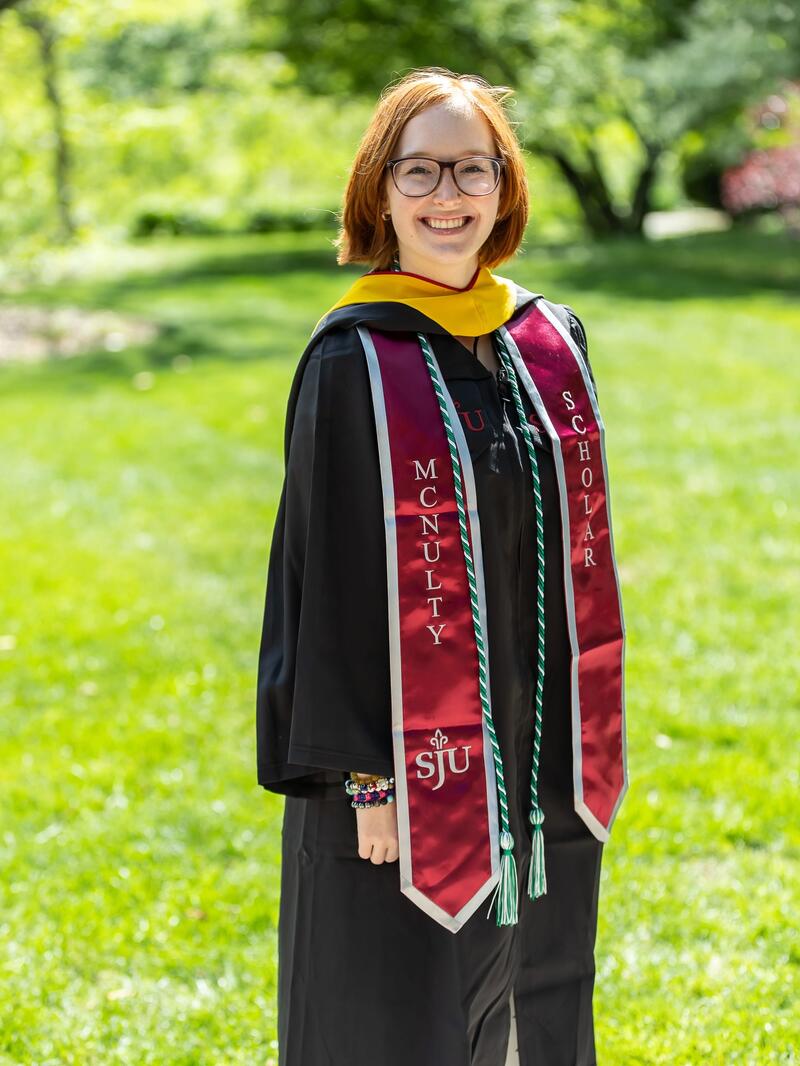 Jessalyn Aquilino_Class of 2026 McNulty Scholar_Graduation Photo_2000x3000