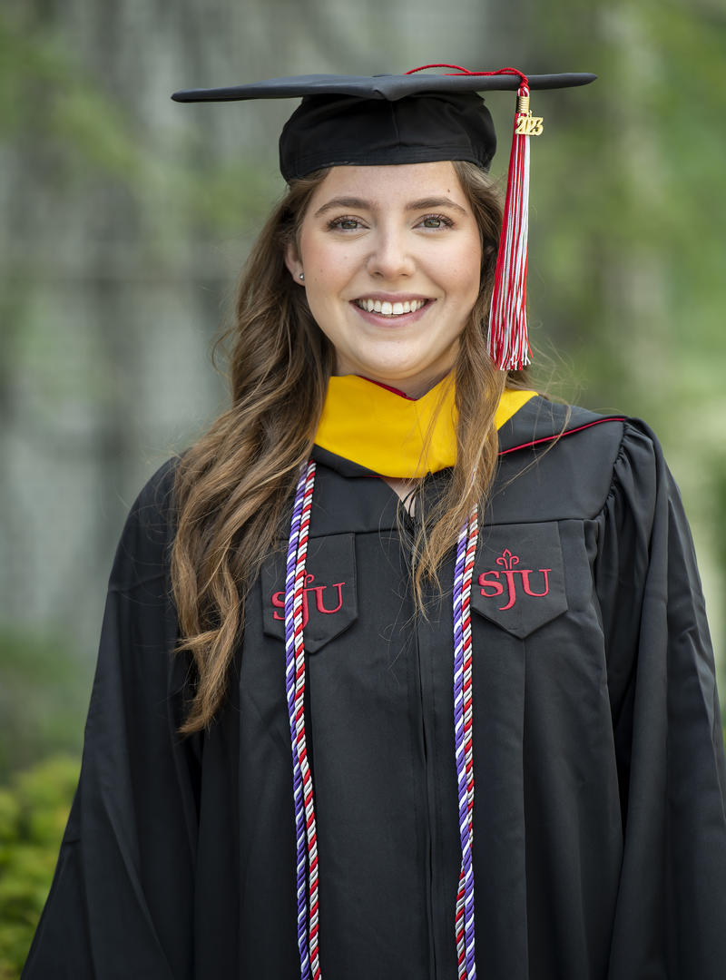 Iorio-Jenna-23-McNulty Scholar-1600x2175