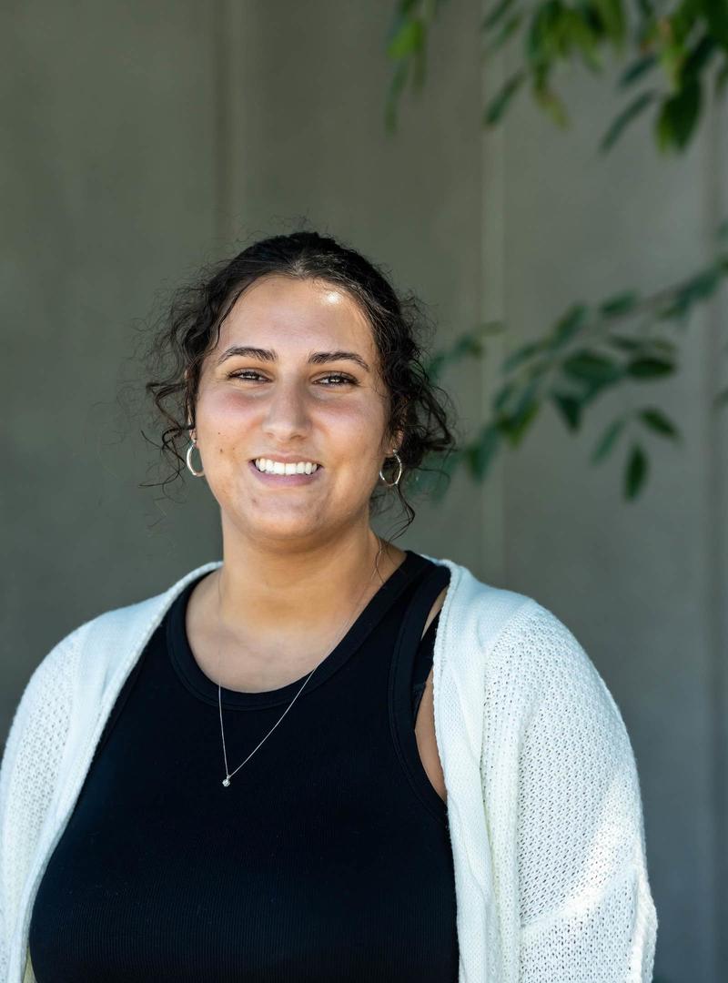 Santangelo-Claire-25-McNulty Fellow-1600x2175