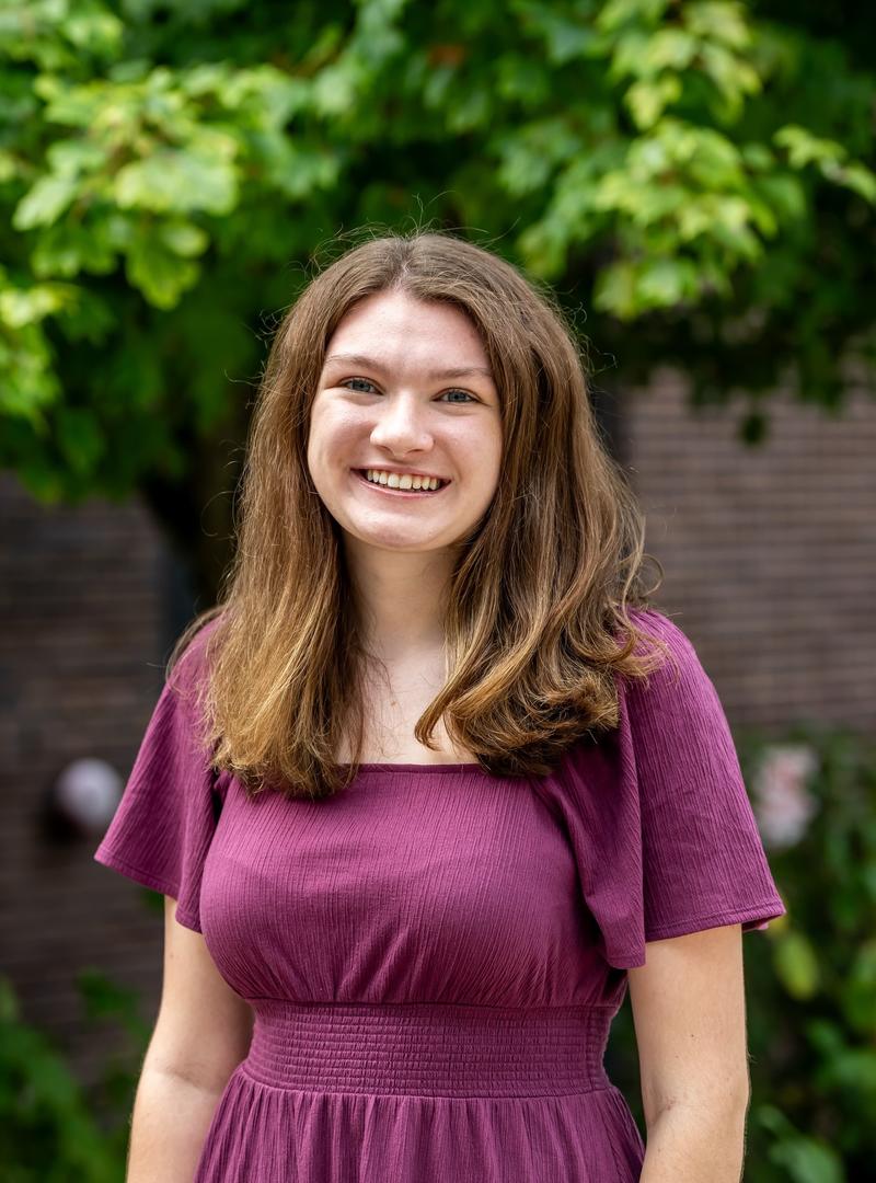 Emma_Dunn_28_photo_1600 x 2400