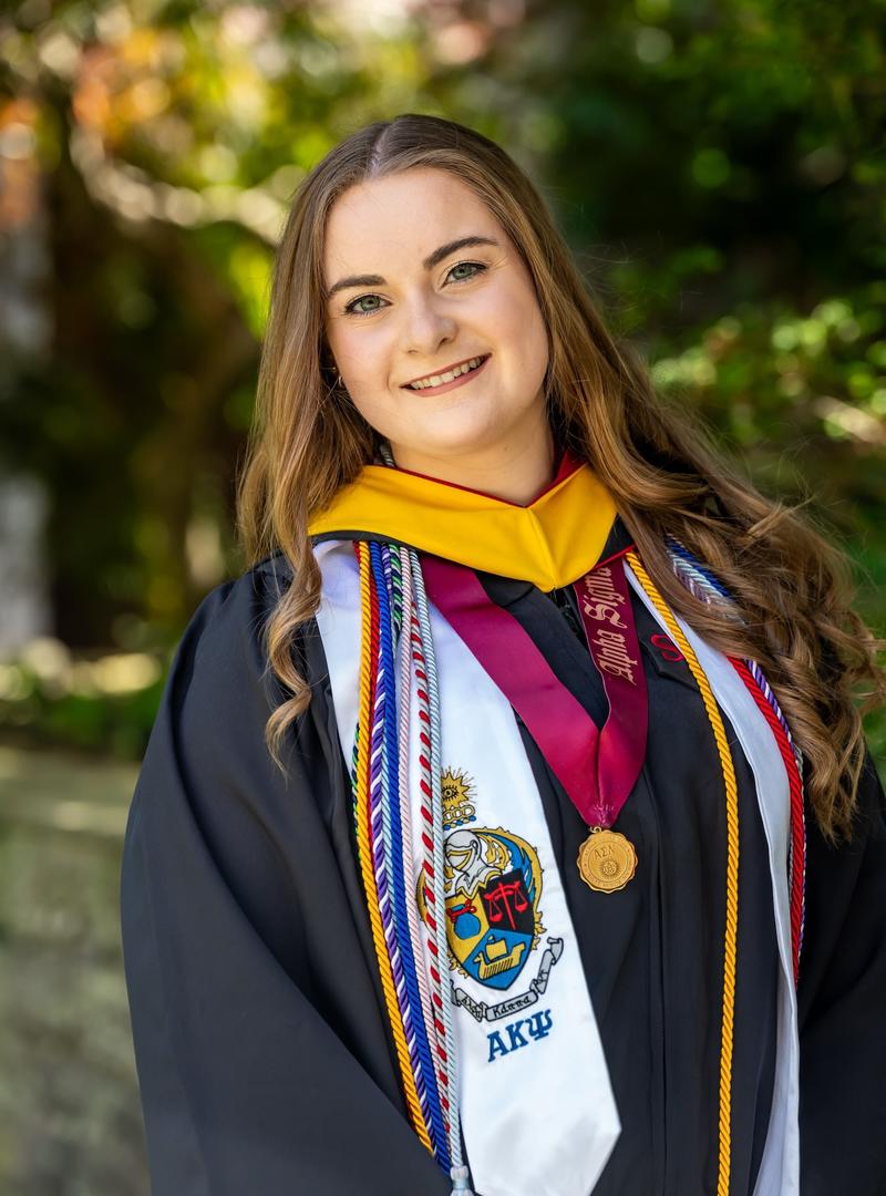 Katherine_Koestler_24_graduation photo_1600 x 2400