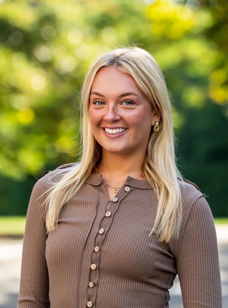 Portrait of McNulty Fellow_Emily Gazoo_Class of 2027_1600 x 2400 image