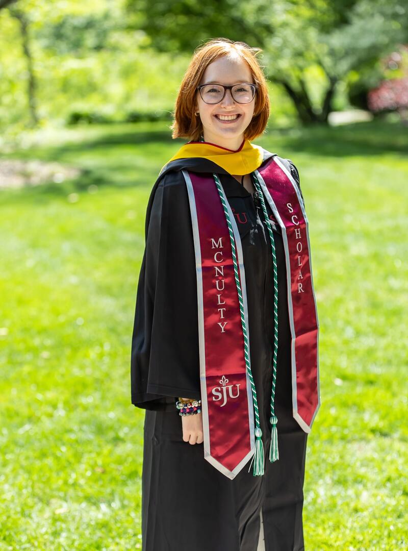 Jessalyn Aquilino_Class of 2026 McNulty Scholar_Graduation Photo_2000x3000