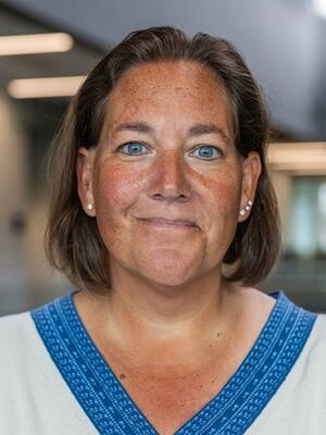 DR. NICOLE LOYD